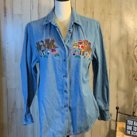 Kate Scott denim holiday dog button down. Size M - Picture 3 of 6